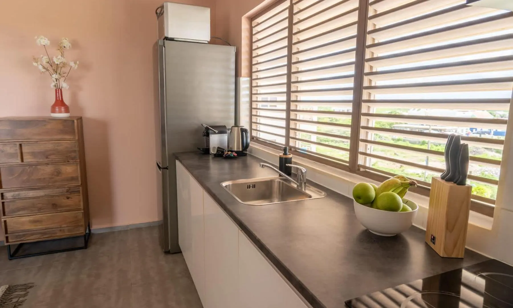 Belnem Breeze Rileks With Views Towards The Sea And Sunset Apartment Kralendijk