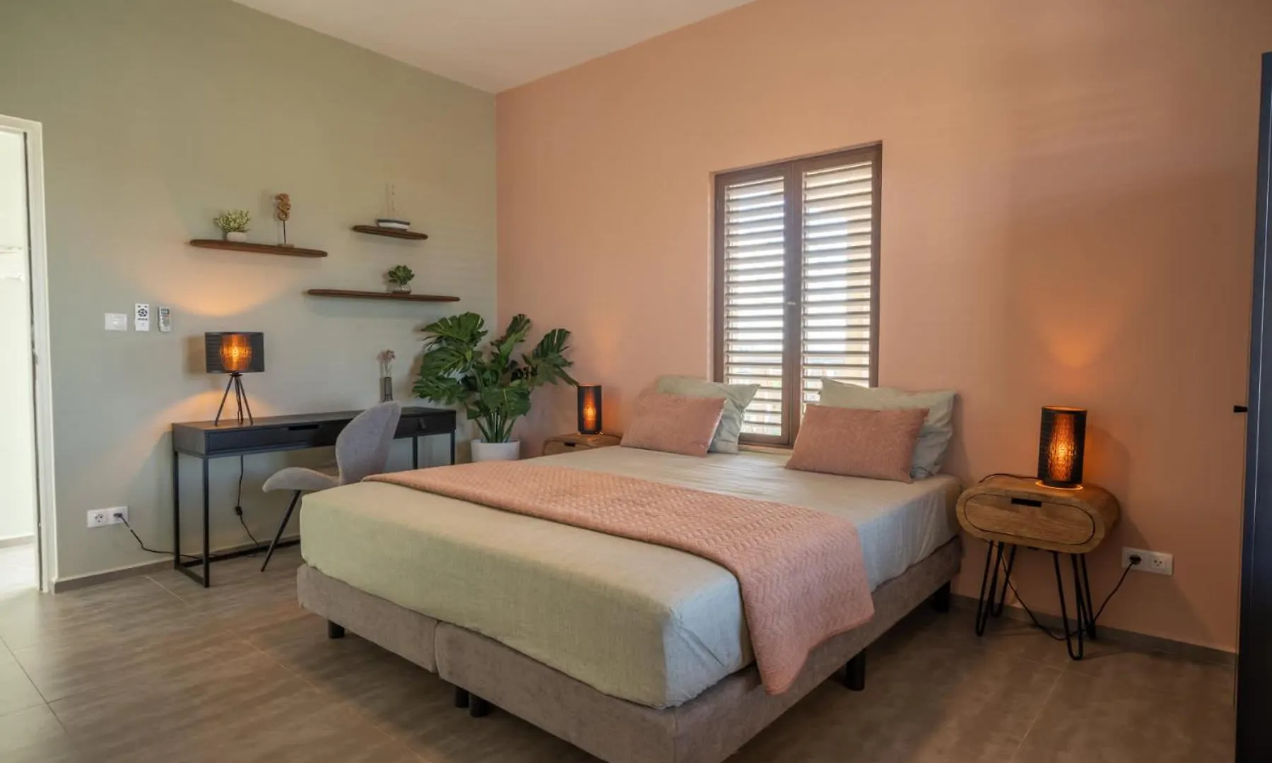 Belnem Breeze Rileks With Views Towards The Sea And Sunset Apartment Kralendijk